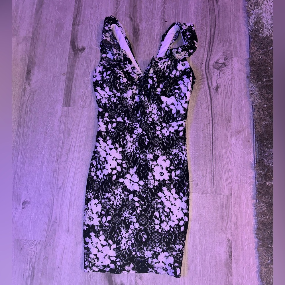 NWOT Size 2 GUESS DRESS